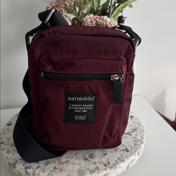 Marimekko Cash & Carry Canvas Crossbody Nylon Maroon Bag - Picture 1 of 12